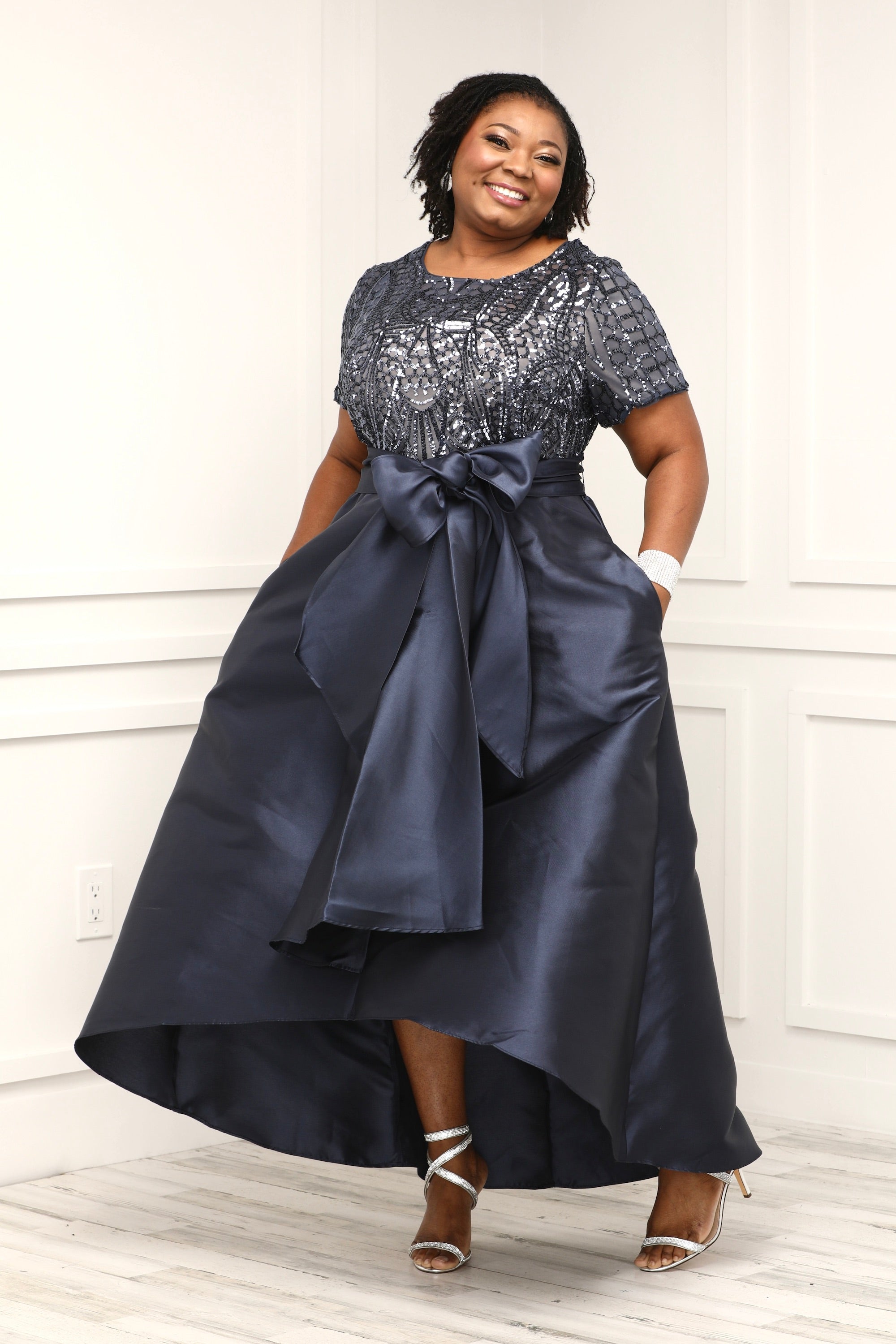 Women's Plus Size Short Sleeve Sequin-Embellished High-Low Gown - Mother of  The Groom Dress